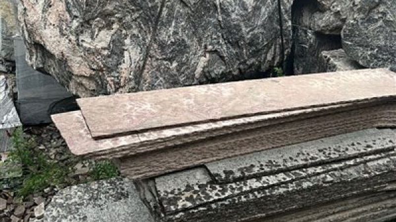 文化石电视背景墙：设计效果图中的美学与实用并重